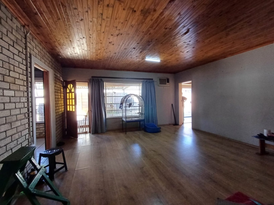  Bedroom Property for Sale in Wilkoppies North West